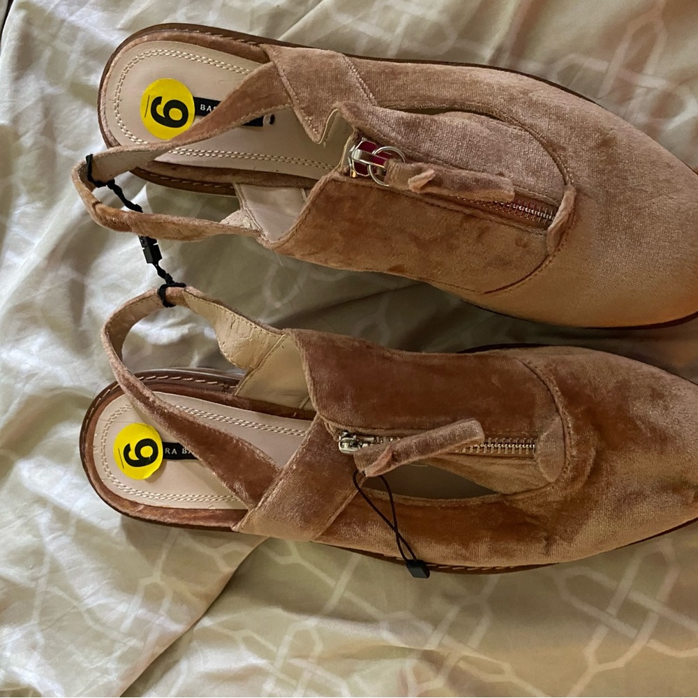 NWT Zara zip front tan suede wedge flats. Size 9